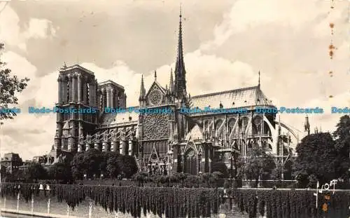 R147447 Paris am Flanant. Notre Dame und der Square de l Archeveche. D Art. 1956