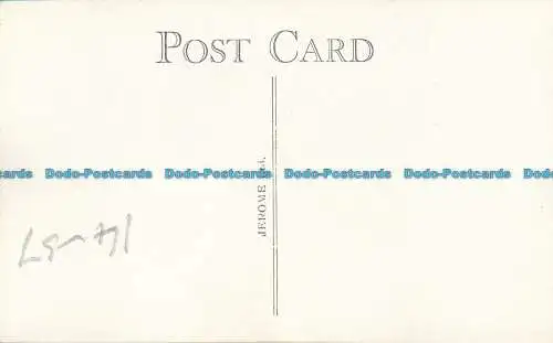 R146218 Alte Postkarte. Menschen auf der Straße. Jerome