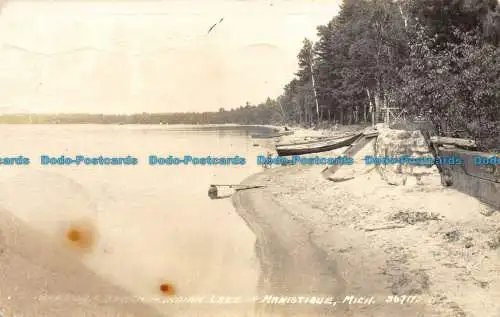 R146231 Strand. Indischer See. Manistisch. Mich. 1947