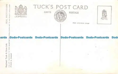 R148073 Alte Postkarte. Großes Haus. Tuck. RP