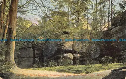 R148152 Die hohen Felsen zeigen den Eingang zum Bell Rock. Tunbridge Wells