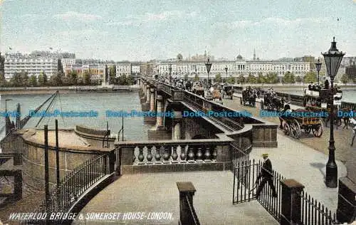 R148171 Waterloo Bridge und Somerset House. London. P.P. und P