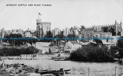 R147710 Windsor Castle und Themse. Das Autofoto