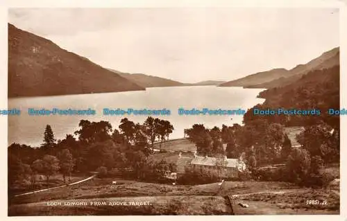 R148505 Loch Lomond von oberhalb von Tarbet. Valentinstag. RP