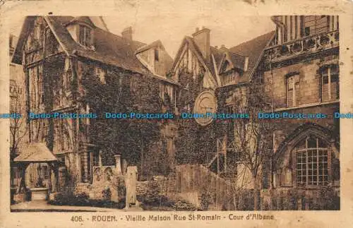 R149838 Rouen. Altes Haus in der Rue St Romain. Hof von Albane. Der Storch