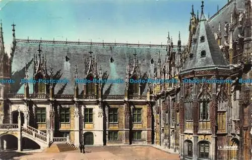 R149839 Rouen. Justizpalast. Innenhof. Der Storch