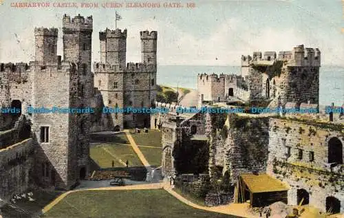 R150082 Carnarvon Castle vom Queen Eleanors Gate. 1907