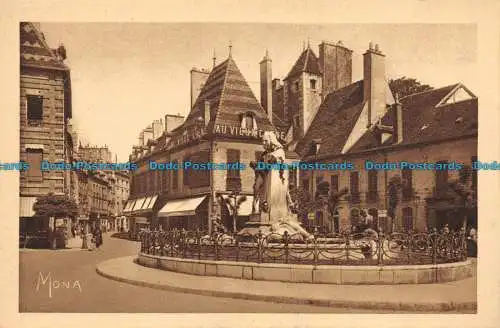 R150566 Dijon. Place des Cordeliers und Pirons Monument. Mona