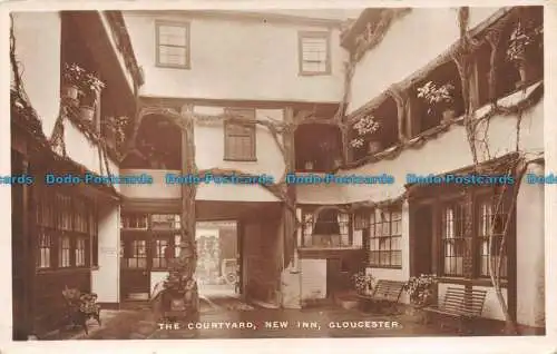 R151651 Der Innenhof. New Inn. Gloucester. Tuck