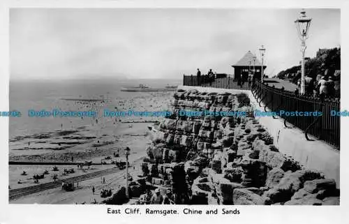 R151095 East Cliff. Ramsgate. China und Sands. A.H. und S. Paragon. RP