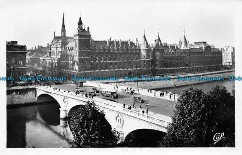 R151222 Paris. Die Wechselbrücke und der Concierge. C.A.P. RP