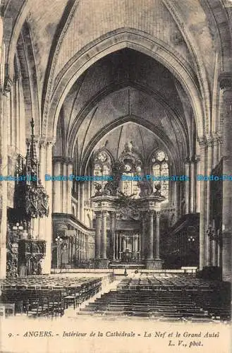 R152756 Angers. Innenraum der Kathedrale. Das Kirchenschiff und der Große Altar