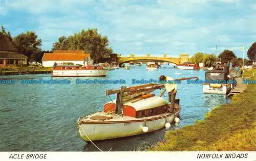 R153450 Akelbrücke. Norfolk Broads. Saphir