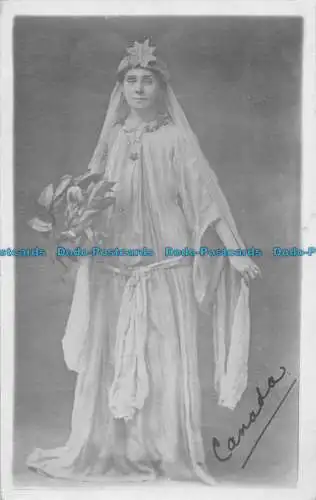 R152872 Alte Postkarte. Frau