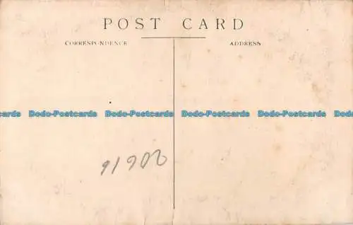 R152893 Alte Postkarte. Ein Mann