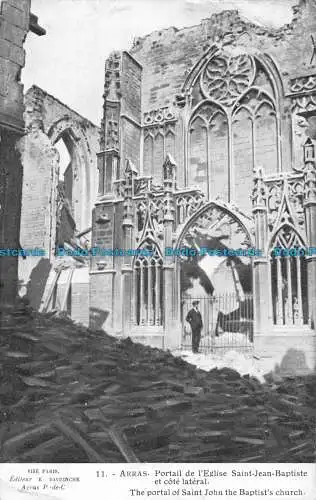 R152197 Arras. Portal der Kirche St. Johannes der Täufer und Seitenseite