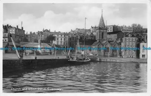 R154238 Kirche und Albertstatue. Guernsey. RP. 1935