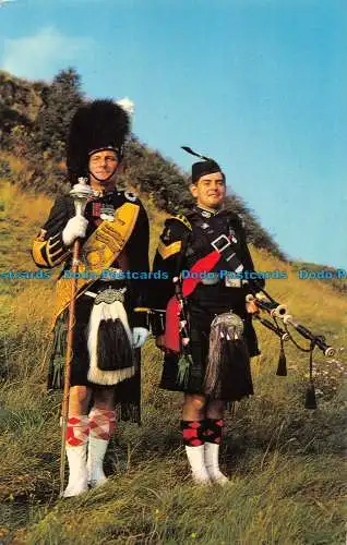 R153902 Drum Major und Piper Argyll und Sutherland Highlanders. Fotopräzigkeit.