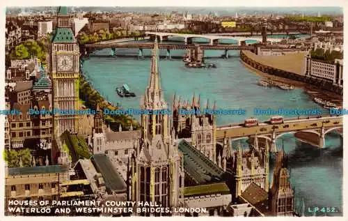 R155386 Häuser des Parlaments. County Hall. Waterloo und Westminster Bridges. Lon