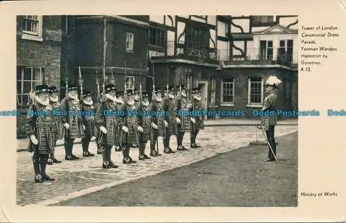 R155641 Tower of London. Zeremonielle Kleiderparade. Yeoman Warders Inspektion von G