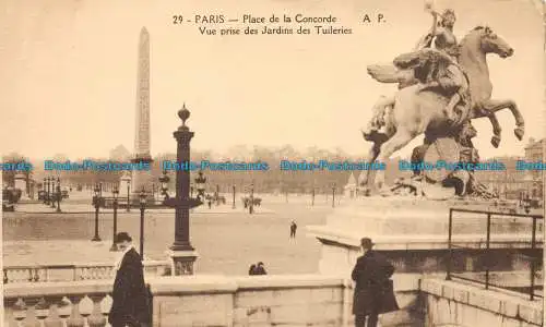 R157138 Paris. Place de la Concorde. Aufnahme der Tuileriengärten. A.P.