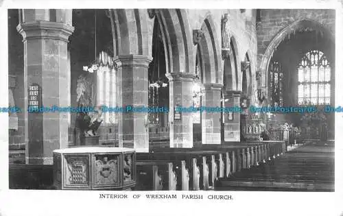 R157733 Innenraum der Pfarrkirche Wrexham. Breese Bros