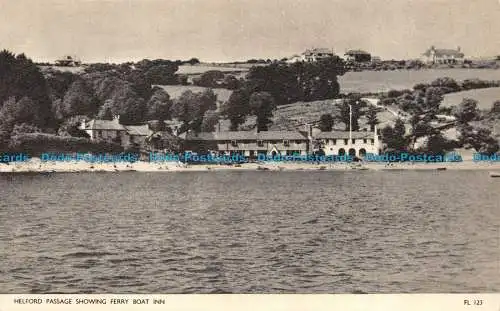 R159230 Helford Passage mit Ferry Boat Inn. Jarrold