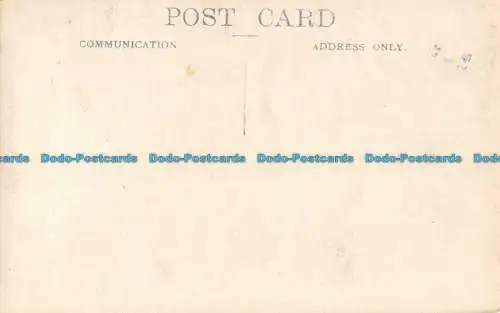 R161051 Alte Postkarte. Ein Mann im Hut