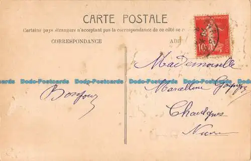 R163034 Alte Postkarte. Frau