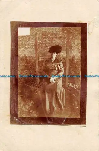 R162615 Alte Postkarte. WOman