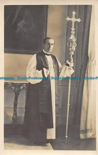 R162642 Alte Postkarte. Priester