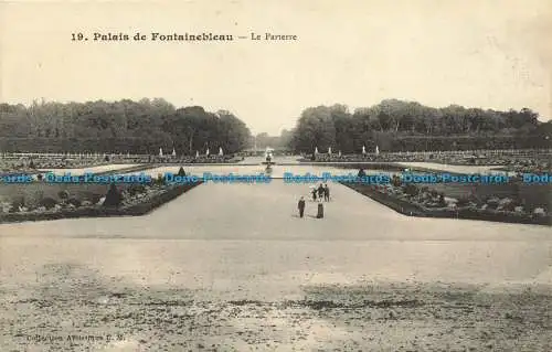 R648091 Palais de Fontainebleau. Le Parterre