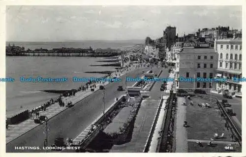 R651282 Hastings. Blick nach Westen. Postkarte. 1960