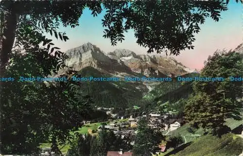 R651958 Champery und weiße Zähne. Marcel Rouge. Schneider