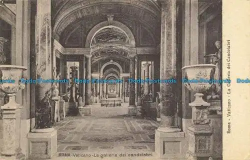 R651385 Rom. Vatikan. Die Galerie der Kronleuchter. S.T.A