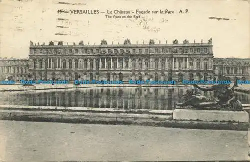 R652869 Versailles. Die Vorderseite im Park. A. Papeghin