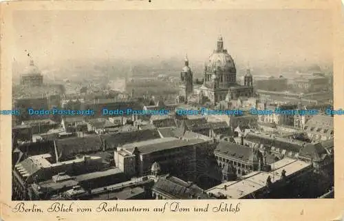 R653431 Berlin. Blick vom Rathausturm auf Dom und Schloss. RP