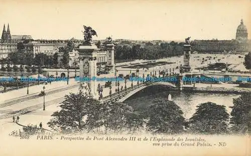 R653458 Paris. Aussicht auf die Alexander-III-Brücke und die Esplanade des Invalides