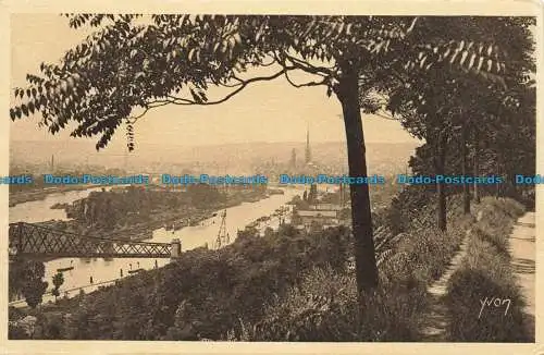 R655166 Rouen. Panoramablick auf die Stadt. Yvon