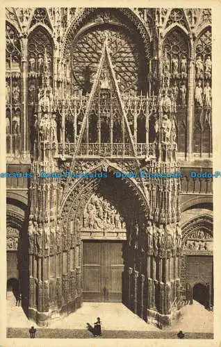 R655596 Rouen. Detail des Portals. Yvon