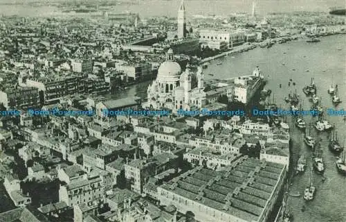 R658538 Panorama von Venedig mit dem Glockenturm von St. Marco. Zotten