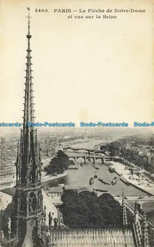 R657283 Paris. Der Pfeil von Notre Dame und Blick auf die Seine