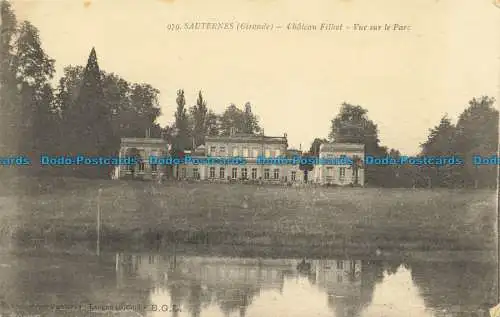 R659411 Sauternes. Gironde. Chateau Filhot. Blick auf den Park