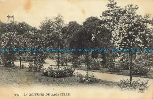 R660168 Der Rosengarten von Bagatelle. 1910