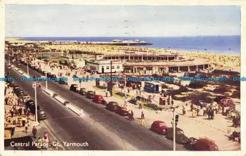 R660876 Gt. Yarmouth. Central Parade. 1958