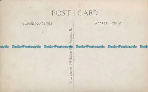 R128409 Alte Postkarte. Eine Frau