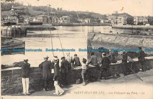 R141149 Saint Jean de Luz. Les Pecheurs au Port. LL. Levy Fils. 1925