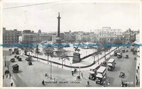 R669087 London. Trafalgar Square. Valentinstag. Bromoton. 1931