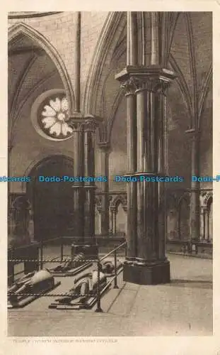 R669278 Tempel Kirche Innenraum zeigt Bildnisse. G. Loosley. Das Siegel des Künstlers