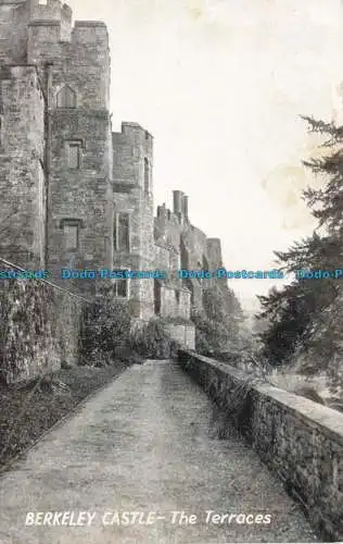 R670664 Berkeley Castle. Die Terrassen